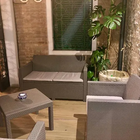 爱丽儿希尔瓦酒店 2*