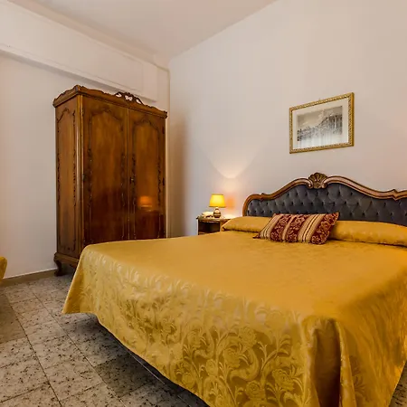 爱丽儿希尔瓦酒店 酒店 2*