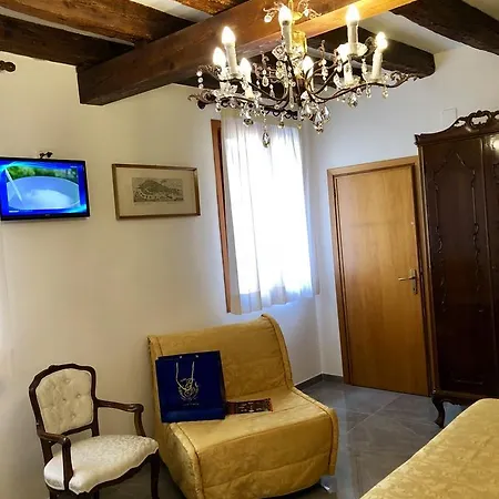 爱丽儿希尔瓦酒店 2*