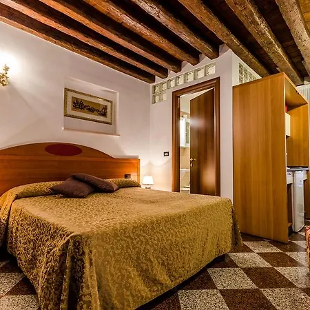 Ariel Silva Hotel Veneza