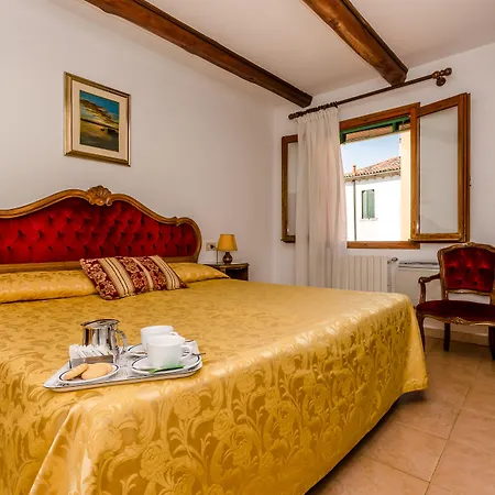 Ariel Silva Hotel Veneza