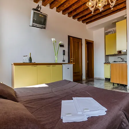 Ariel Silva 2* Veneza