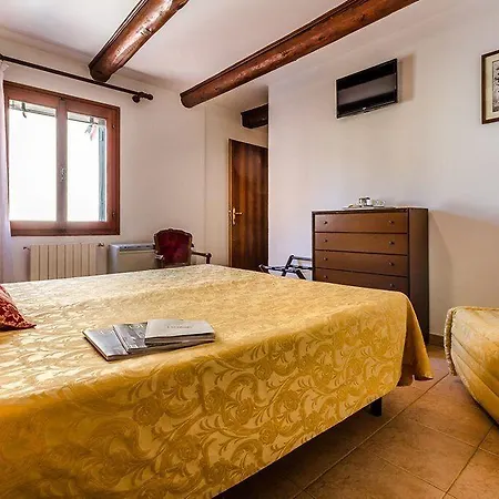 Ariel Silva Hotel 2*