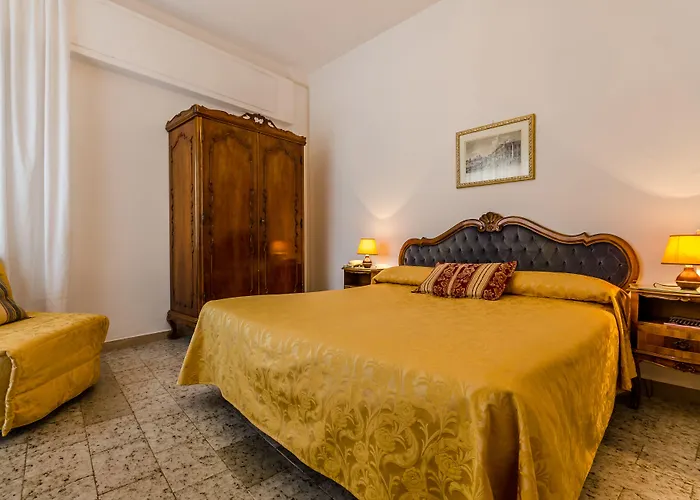 Ariel Silva Hotel 2*