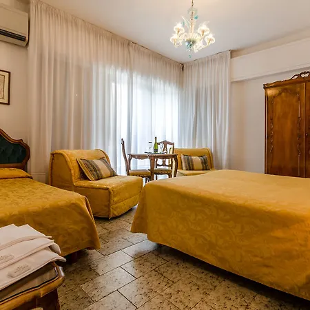Ariel Silva Hotel Venice