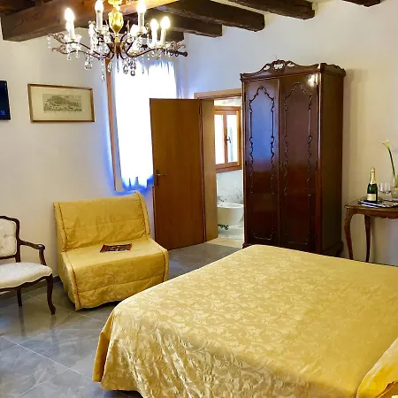 Ariel Silva Hotel 2*