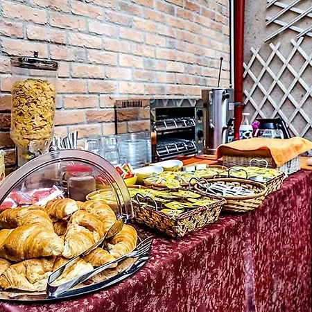 Ariel Silva Hotel Venise