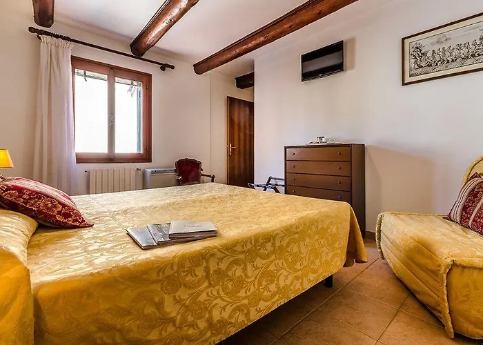 Ariel Silva Hotel 2*